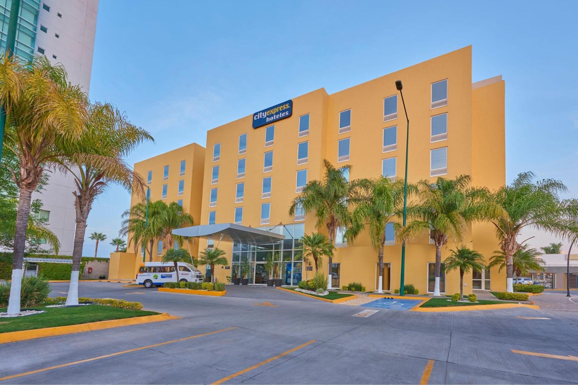 City Express By Marriott Irapuato Eksteriør bilde